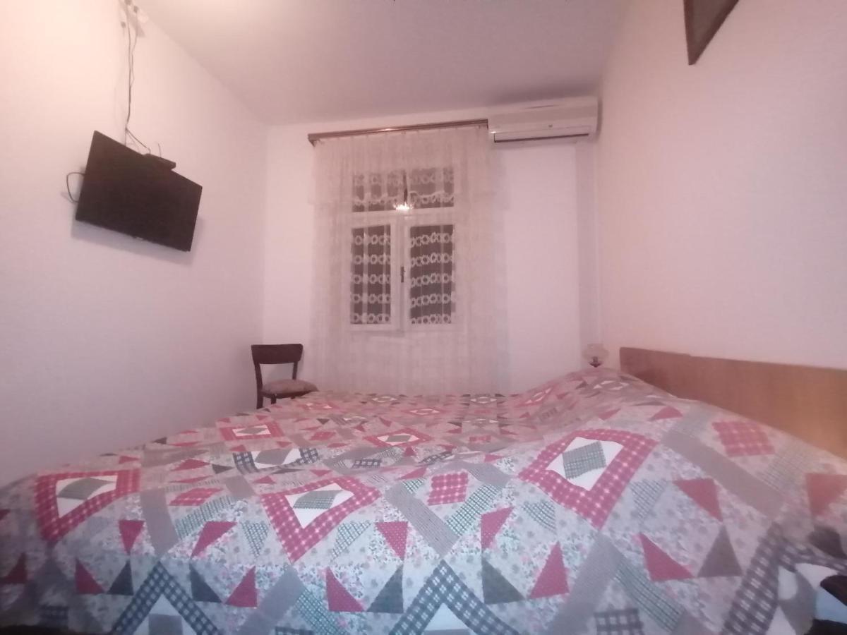 Marina Apartment End Rooms Вела-Лука Экстерьер фото